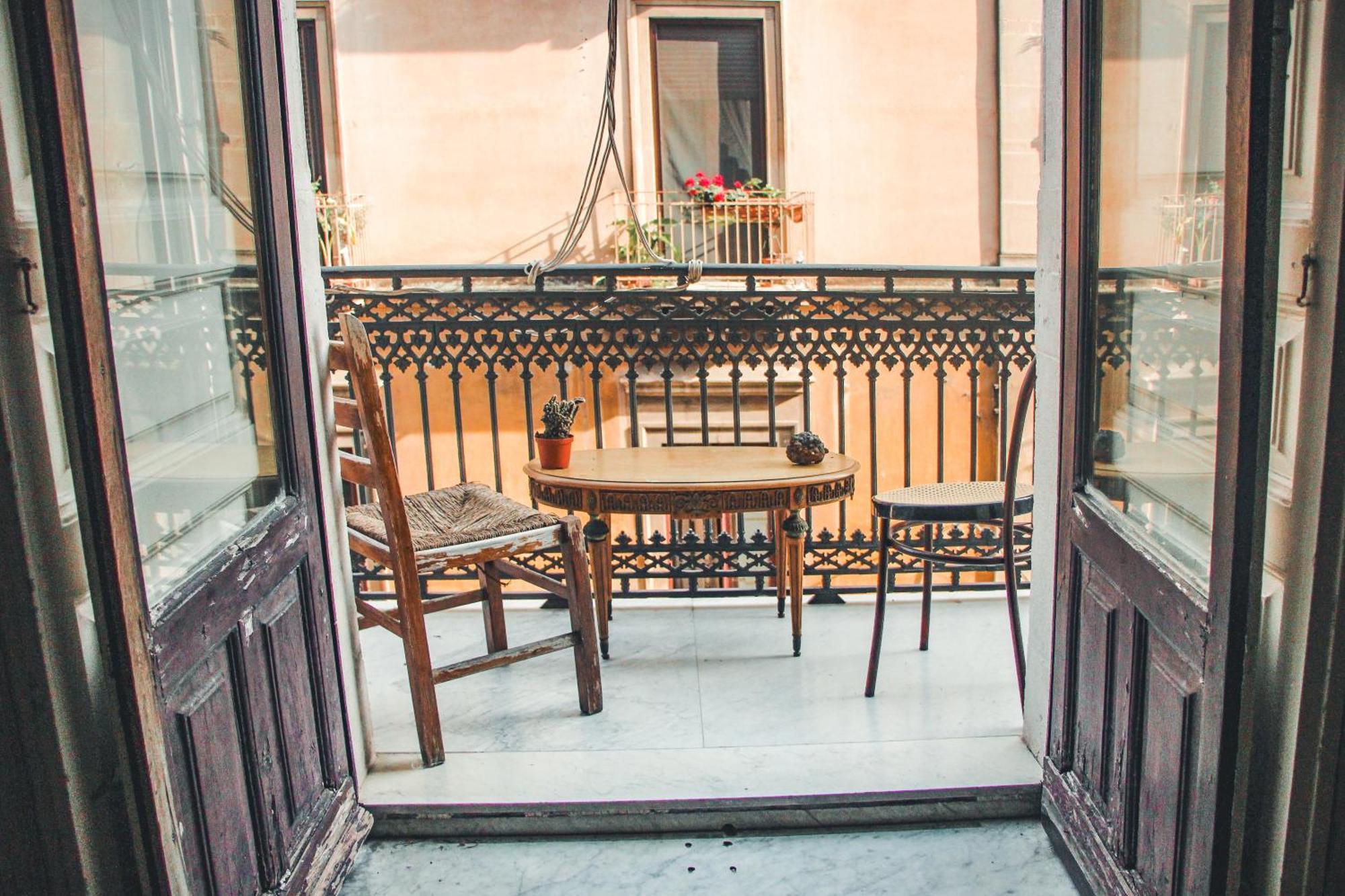 Casa Verdi - House of Travelers Catania Esterno foto