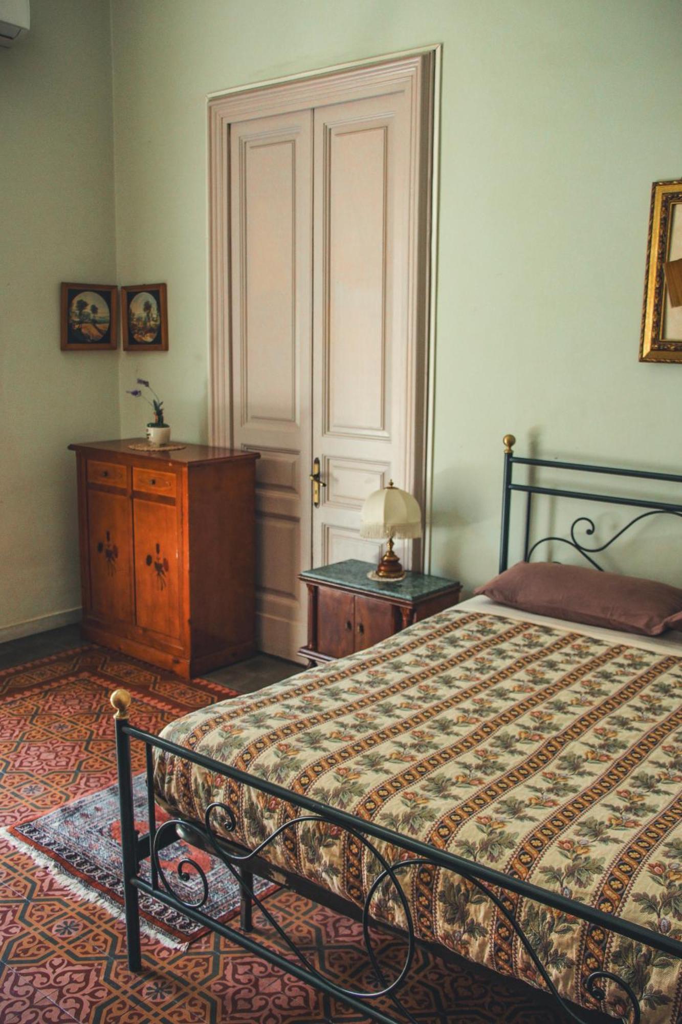 Casa Verdi - House of Travelers Catania Esterno foto