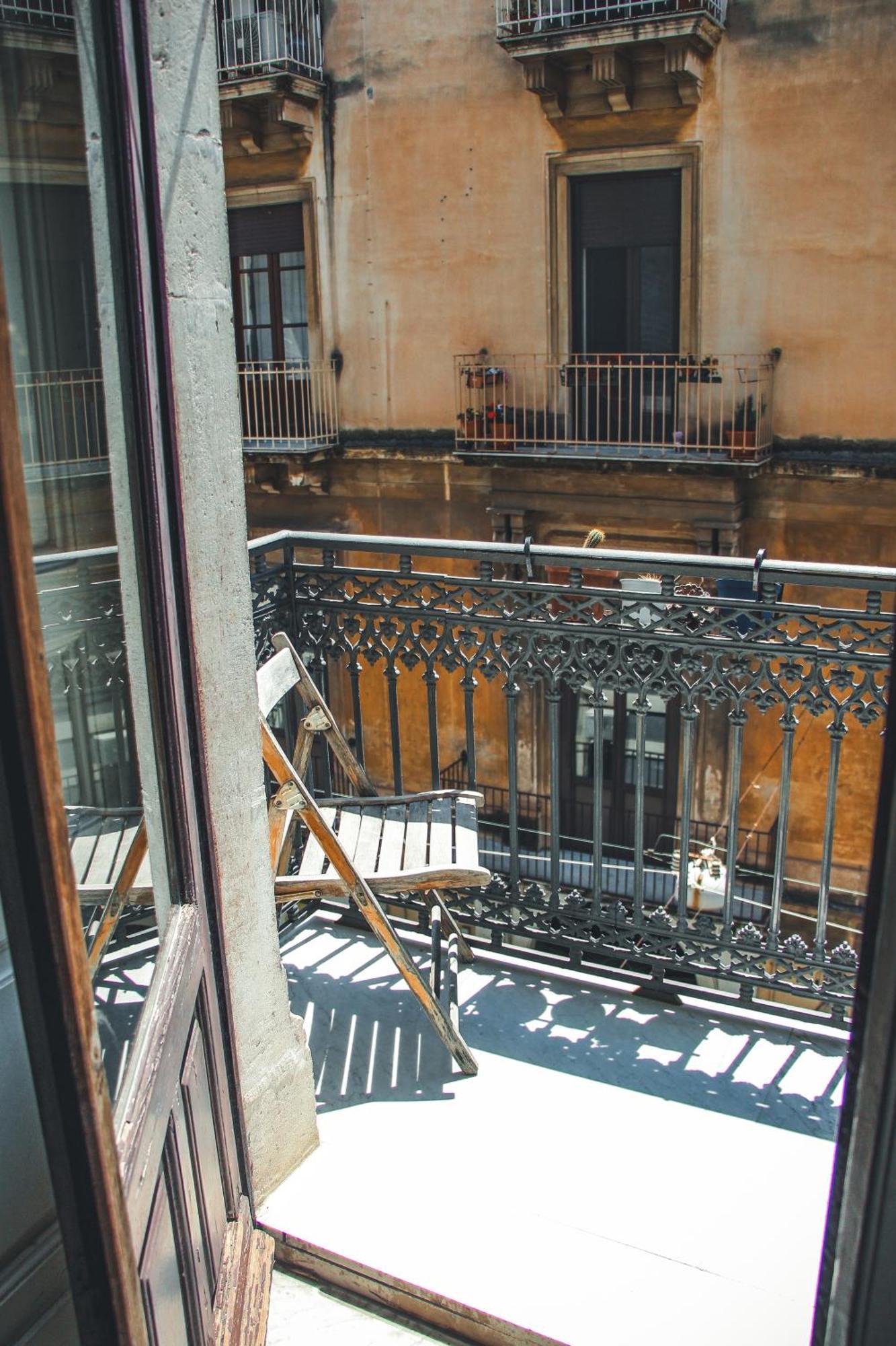 Casa Verdi - House of Travelers Catania Esterno foto