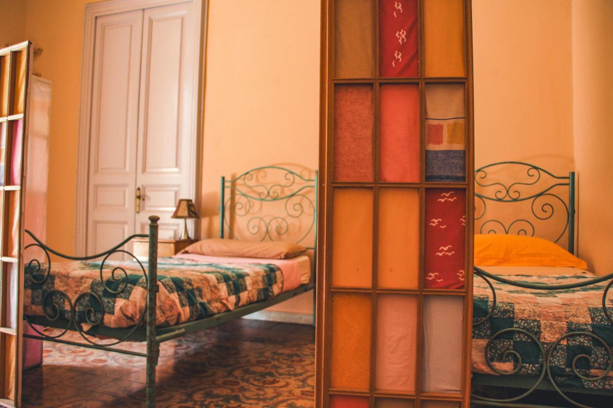 Casa Verdi - House of Travelers Catania Esterno foto