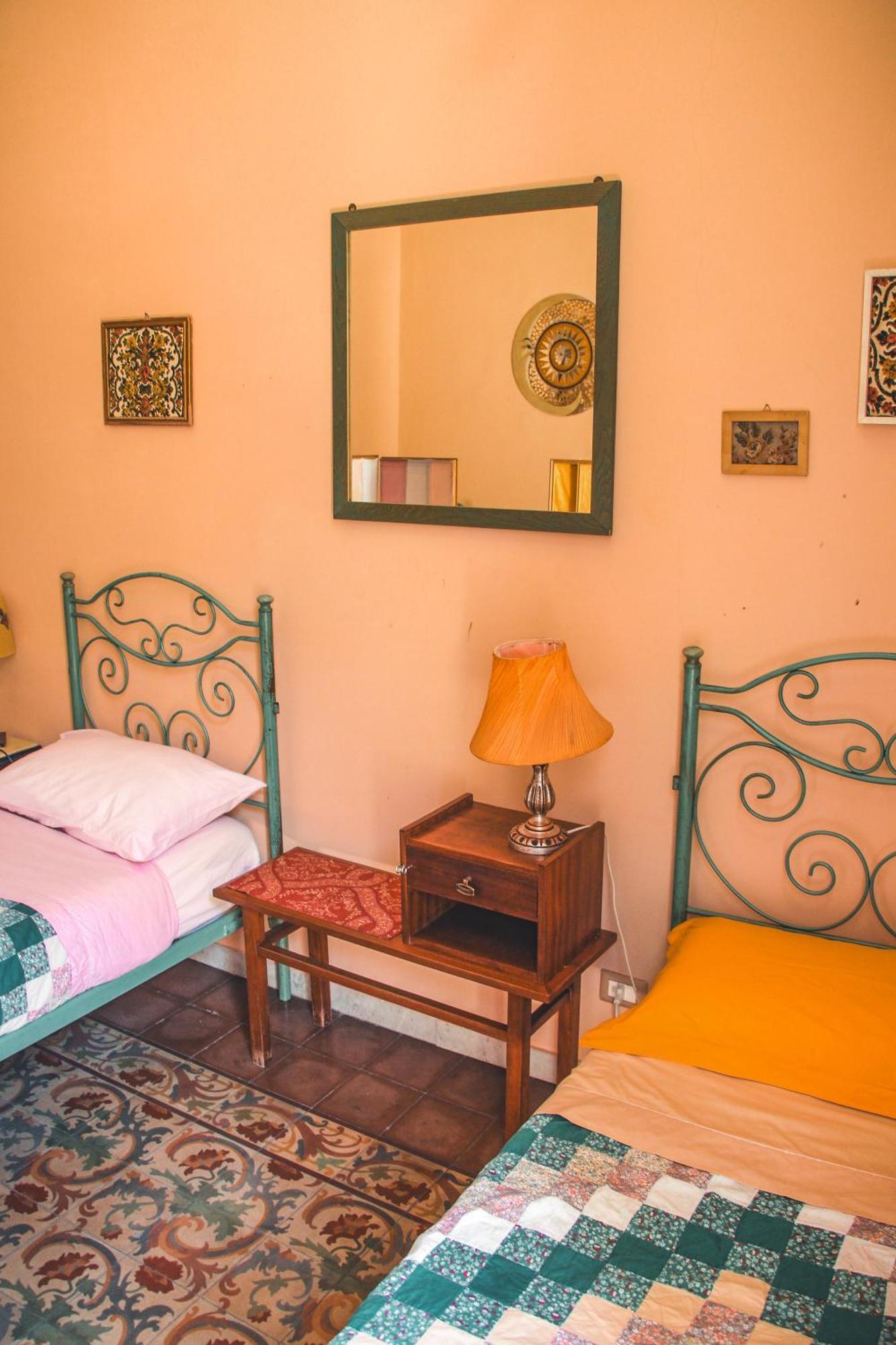 Casa Verdi - House of Travelers Catania Esterno foto