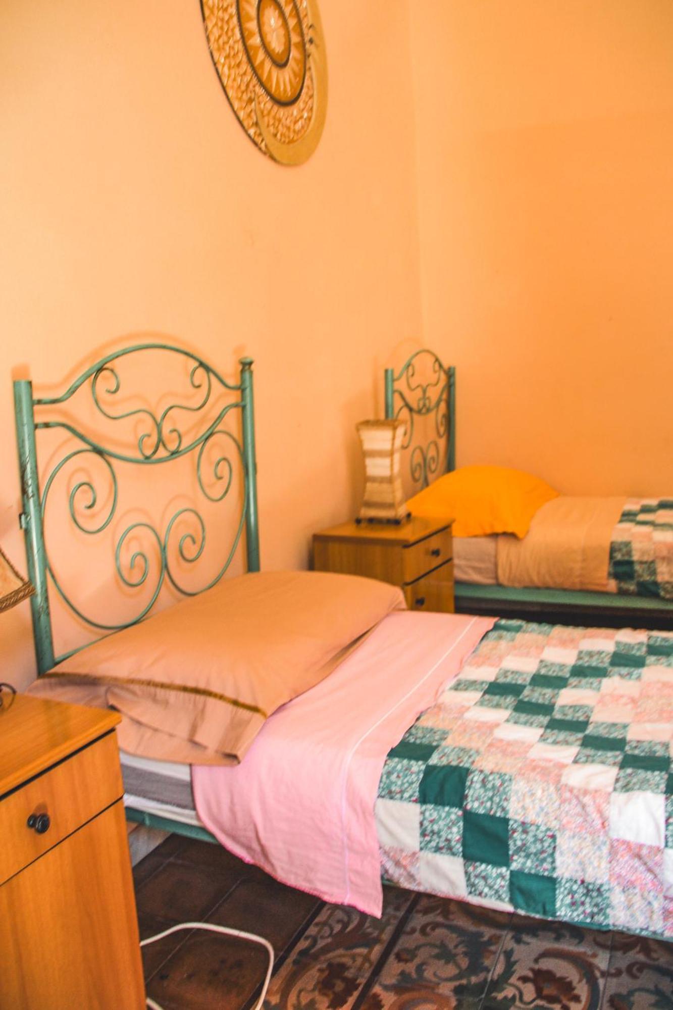 Casa Verdi - House of Travelers Catania Esterno foto